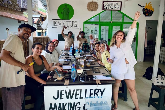 Gili Air: kaktus silver jewellery making class