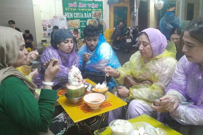 Hue Walking Food Tour - Eat Like Local