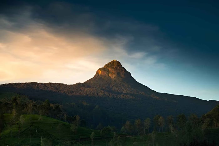 Kandy: escursione guidata all'Adam's Peak con snack e servizio navetta