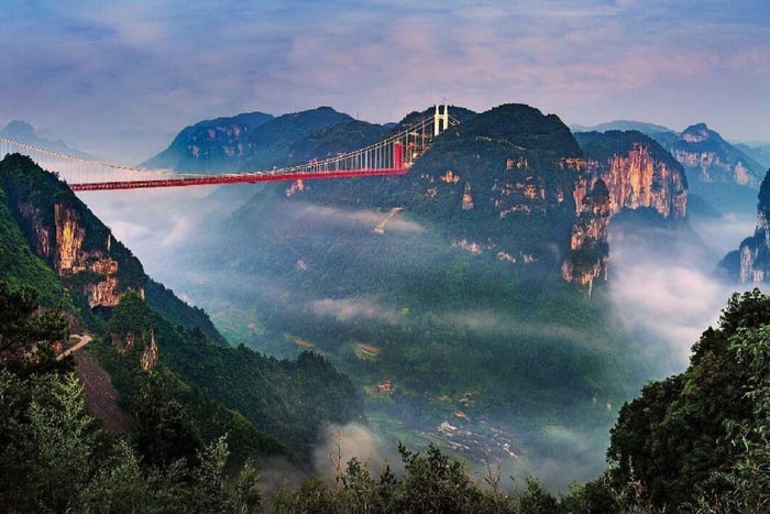 Gamla staden Phoenix: Mystisk Xiangxi-privatbiltur
