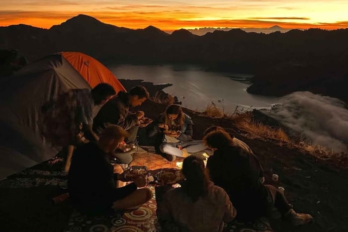 Senaru: Caminhada de 2 dias pela borda da cratera com vistas do pôr do sol