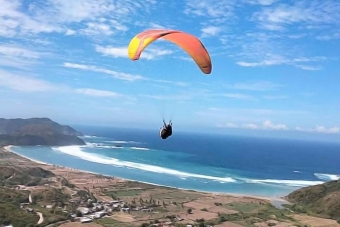 Tandem Paragliding Adventure In Lombok