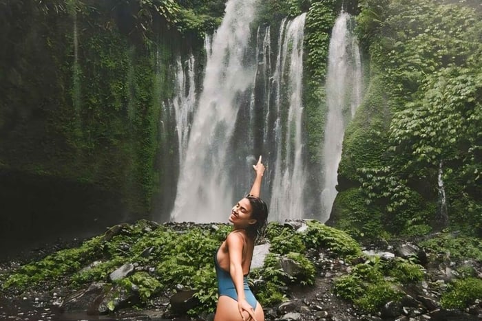 Visit Waterfalls and Traditional Villages Tickets Included