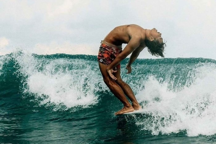 WSL Pro: Canggun surffauskurssit paikallisten kanssa