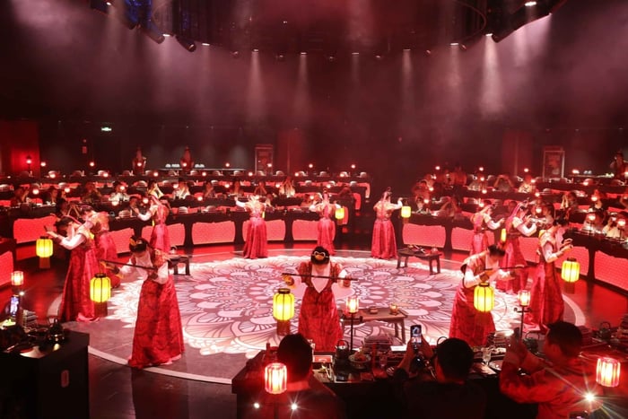 Xi'an: Royal Cultural Dinner Show – WuHuangShengYan