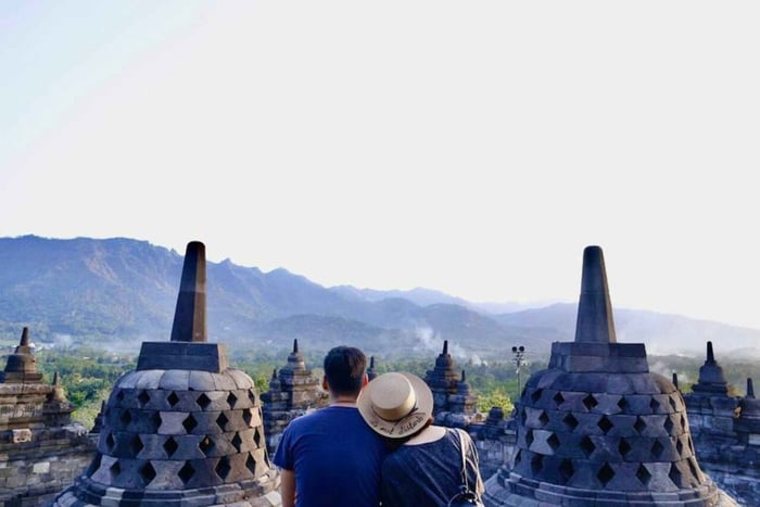 Yogyakarta: Privat biludlejning med chauffør hele dagen