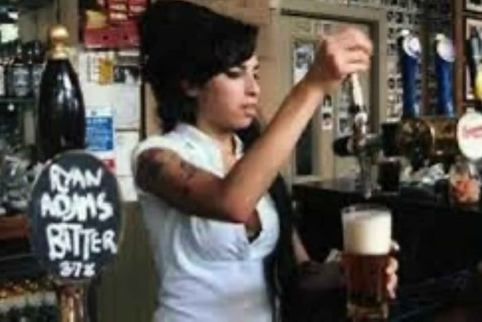 Amy Winehouse Bar Tour with Drinks and Snacks