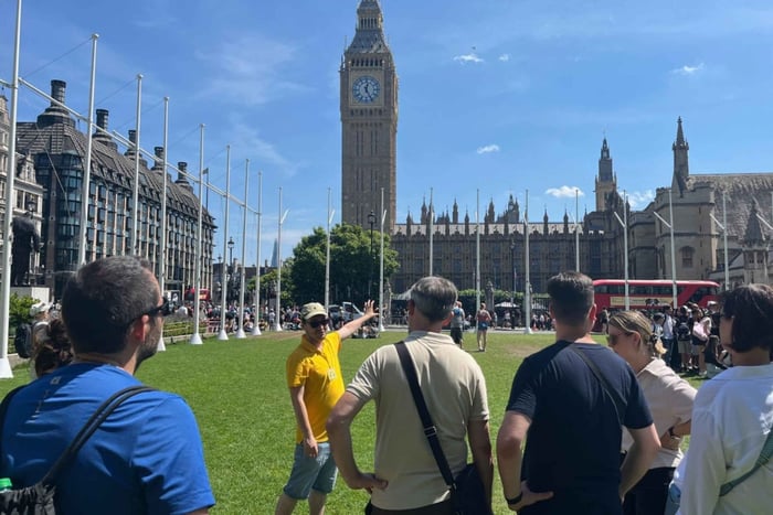 Churchill and World War 2 Walking Tour in London