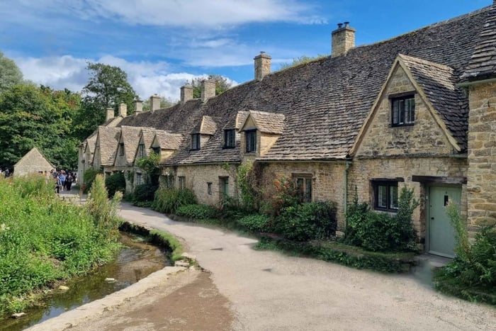 From London: 7 Unmissable Cotswolds Stops Small-Group Tour