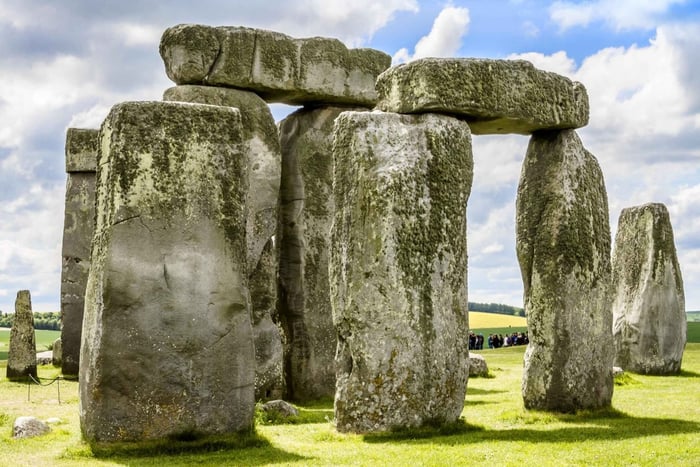 From London: Small Group Stonehenge, Bath & Cotswolds Tour