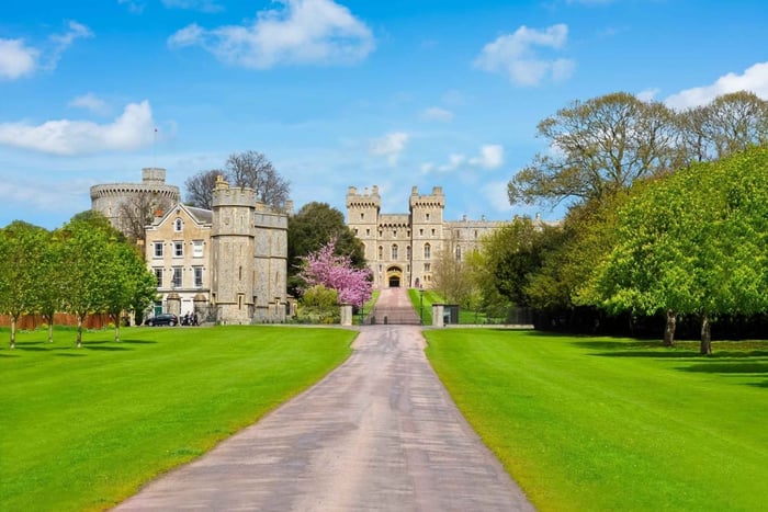 From London - Windsor Castle, Bath, and Stonehenge Day Trip