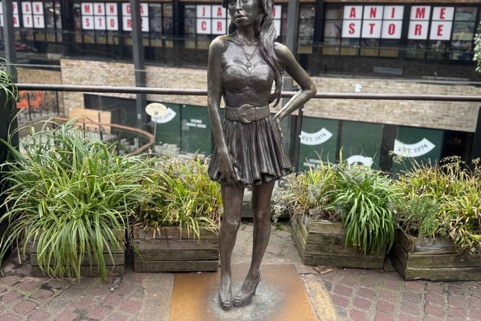 London: Amy Winehouse Camden Town Walking Tour