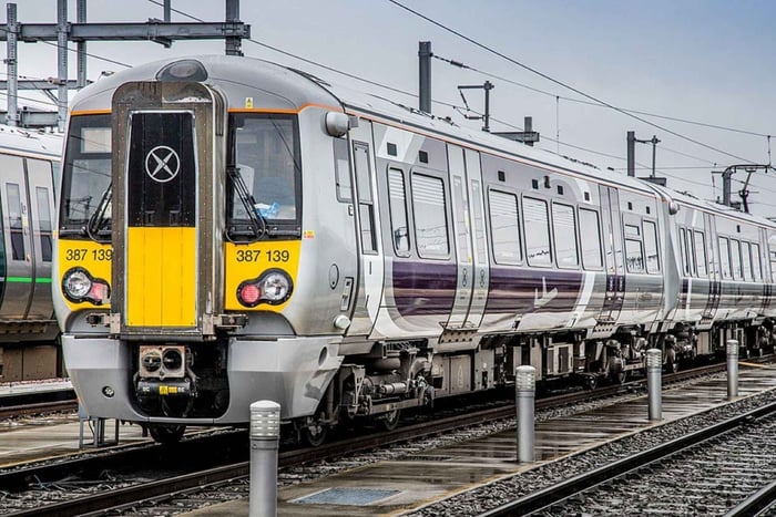 London: Express Train Transfer to/from Heathrow Airport
