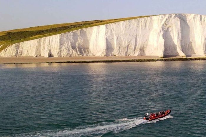 Newhaven: Seven Sisters and Birling Gap Boat Tour