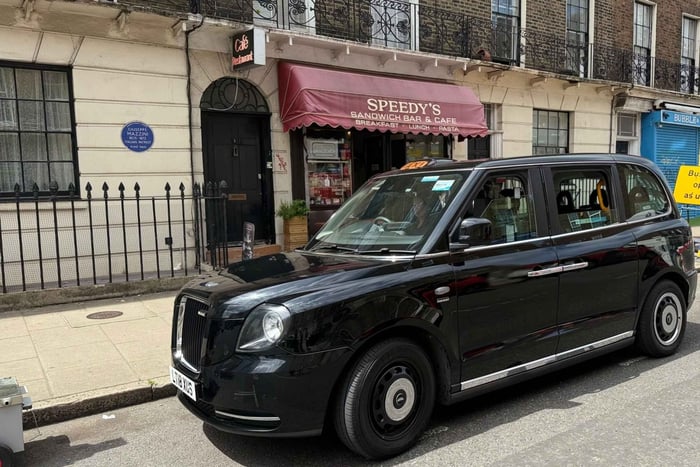 Private 3-Hour Sherlock Locations Tour by Black Taxi
