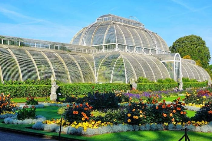 Richmond to Kew River Thames Cruise