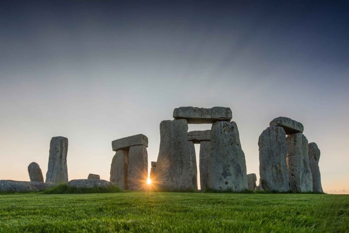 Stonehenge and Cotswolds Tour from London