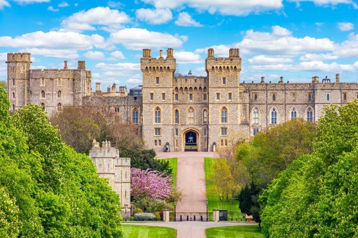 Windsor Castle, Stonehenge, and Bath Day Trip from London