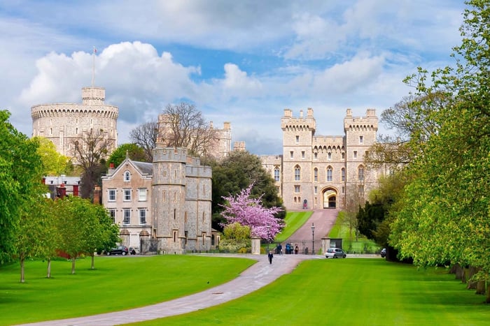 Windsor Castle Tour w/ Entry Ticket & Transportation