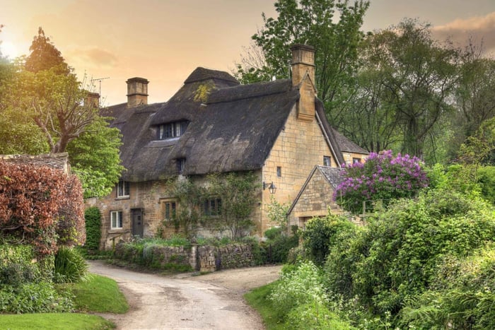 Lontoosta: Cotswoldsin kokopäiväretki valinnaisella lounaalla
