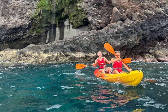 Funchal: KAYAK-Verleih oder geführte Tour mit Schnorcheln