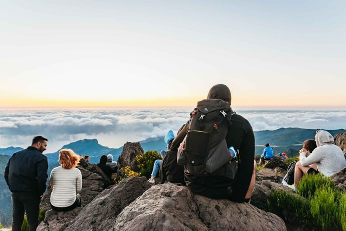 Funchal: Caminhada ao amanhecer no Pico do Arieiro com transporte