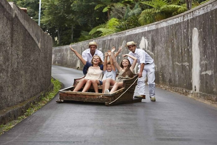 Madeira: Monte Sightseeing Tour & Toboggan Sled Ride