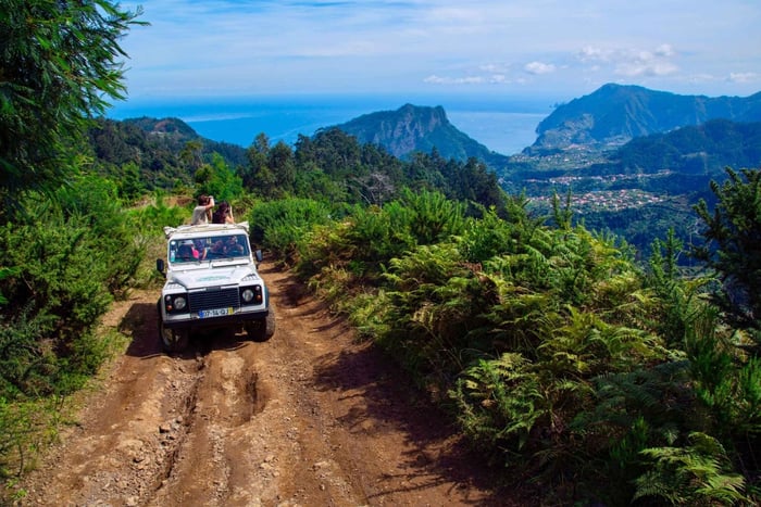 Madeira: Santana Jeep Safari and Balções Levada Walk
