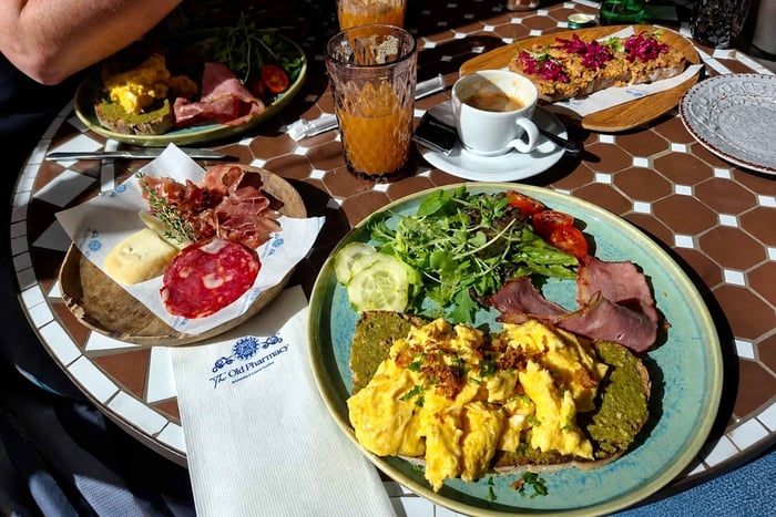 Madeira West Experience: Brunch, Banana Museum & Cabo Girão