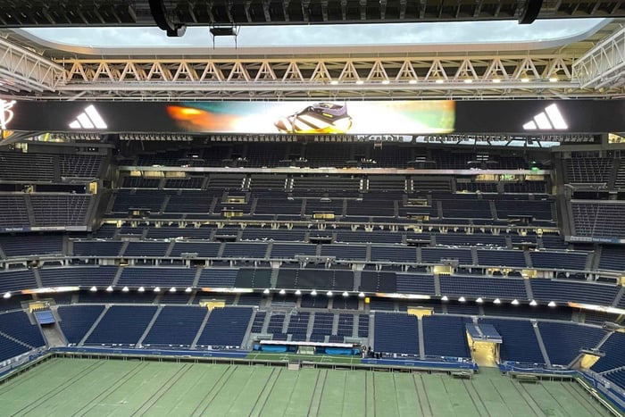 Premium rundvisning på Bernabéu: Passion, trofæer og hjertet af Real Madrid