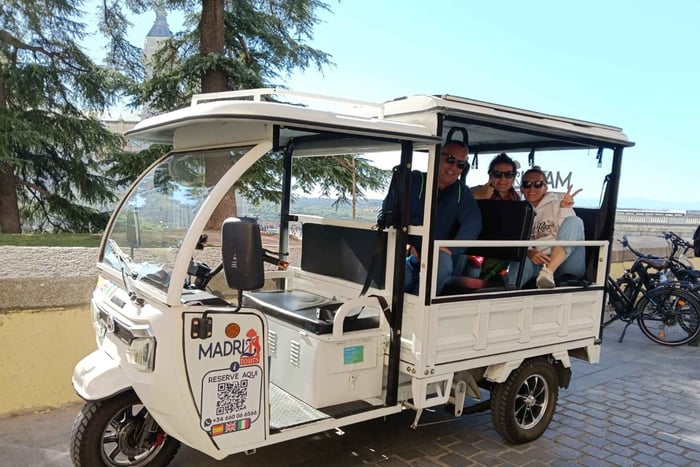 Fra Madrid til himmelen – privat tur med Tuktuk og besøk til planetariet i Madrid