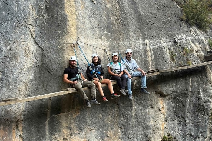 escursione guidata di arrampicata su vie ferrate.