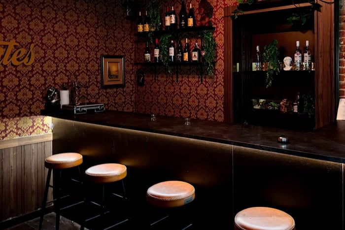Impostors in the Spanish Bar, Escape Room in Madrid with Drinks