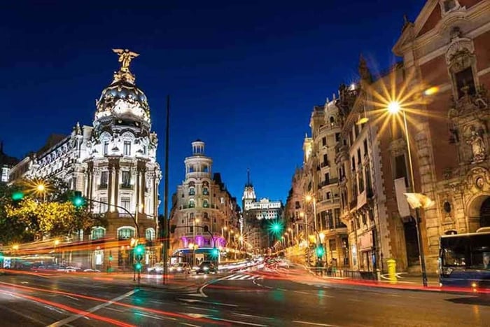 Madrid: Panoramatur med åben bus dag eller nat med guide