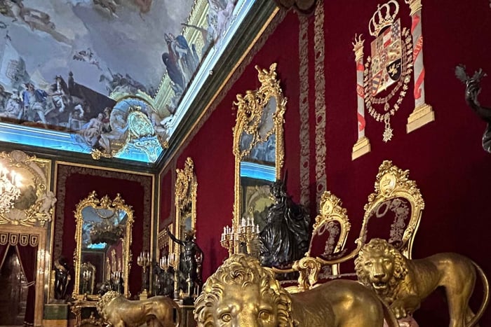 Madrid: rondleiding met gids in het Koninklijk Paleis, kleine groep of privé