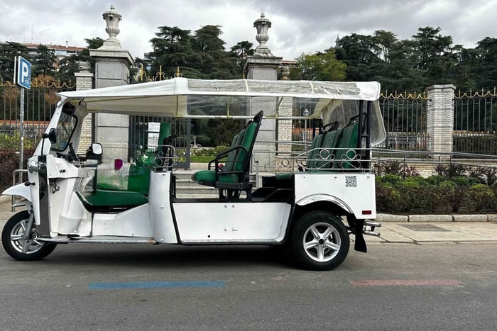 Private Tour by VIP Tuk-Tuk – We Pick You Up Wherever You Want