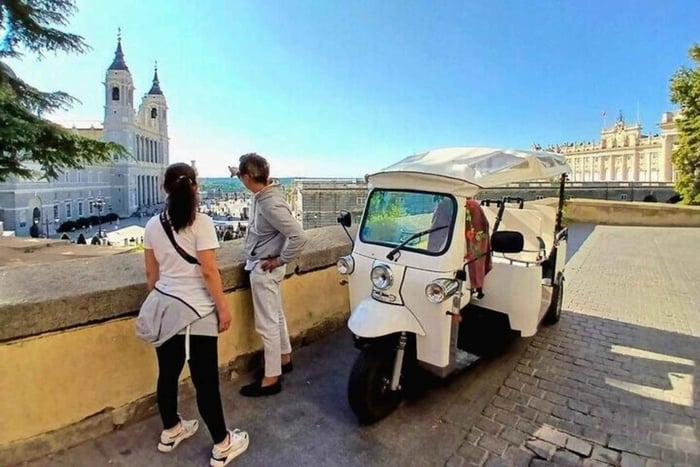 Private Tuk-Tuk Tour with Personalized Pickup