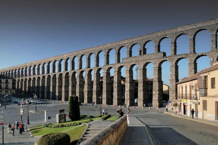 Segovia: Excursie vanuit Madrid met culturele tourgids en busje