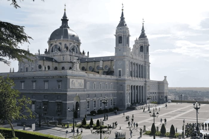 Omvisning til fots i det historiske Madrid med en lokal guide