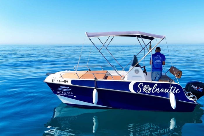 Benalmadena: 6-Seater Speedboat license-free Boat Rental
