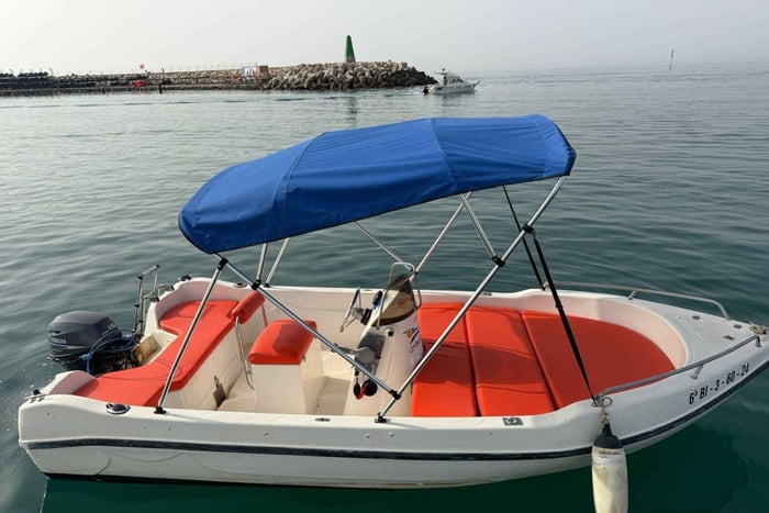 Benalmádena: Boat Rentals License-Free, Fish & Dolphins