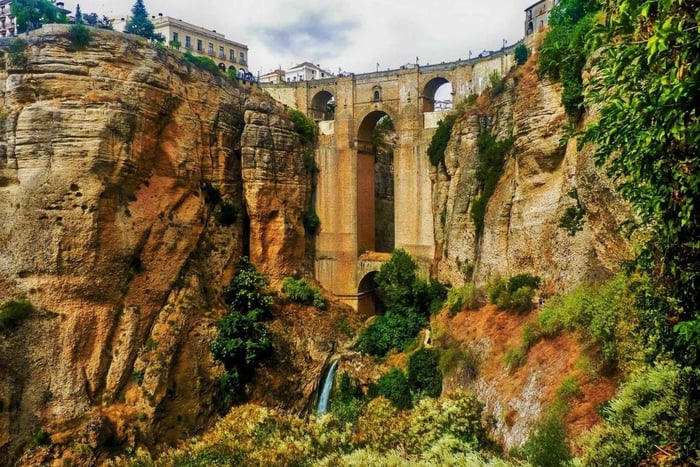 From Malaga:Private Tour to Ronda and Setenil de las Bodegas