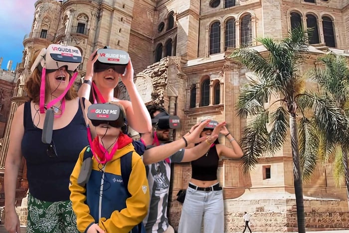 Malaga: Alcazaba, Picasso and more, walking tour with 5 VR experiences !