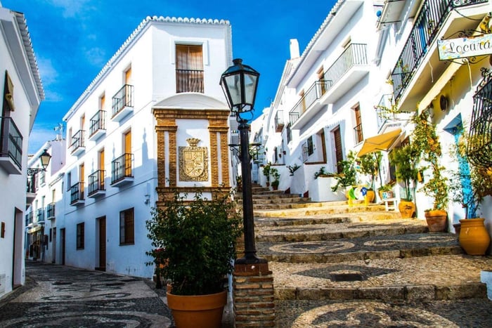 Malaga: Frigiliana & Nerja Tour with Local Product Tastings