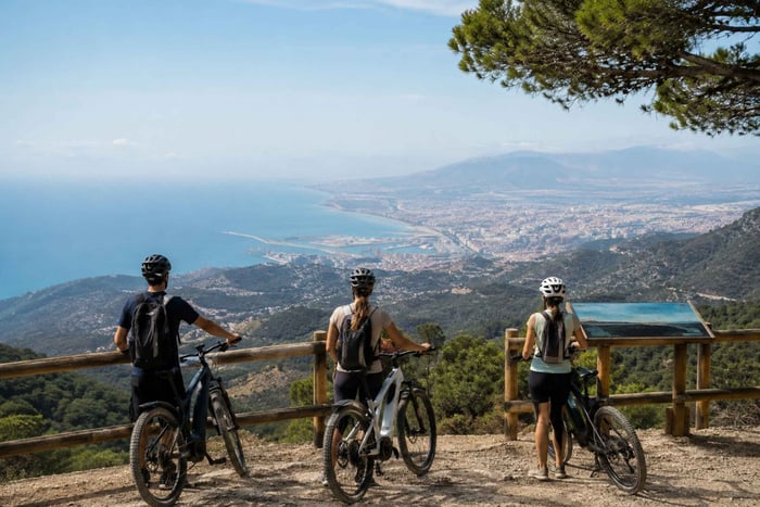 Málaga: MTB-e-biketour door de Montes de Málaga met ontbijt
