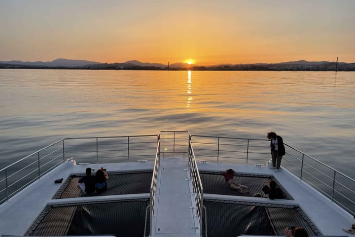 Málaga: Sunset Catamaran Trip