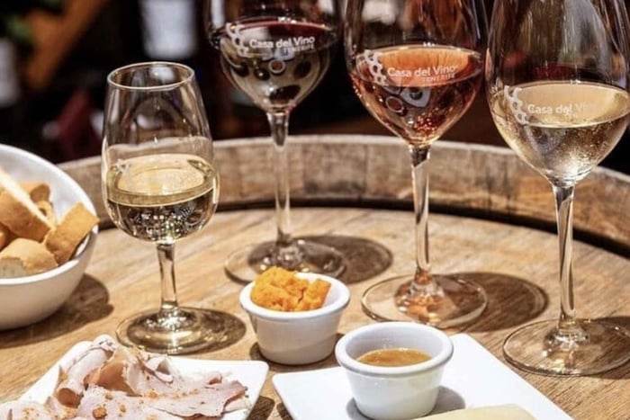 Málaga: wijnproeverij en tapas met 4 lokale wijnen