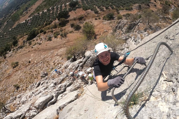 Nerja: Zafarrayan Via Ferrata, köysiradat ja välipala