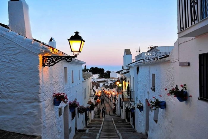 Fra Costa del Sol: Mijas, Marbella og Puerto Banús Tour