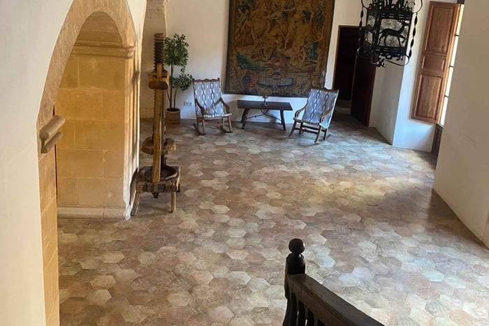 17th-Century House Museum and Blind Wine Tasting